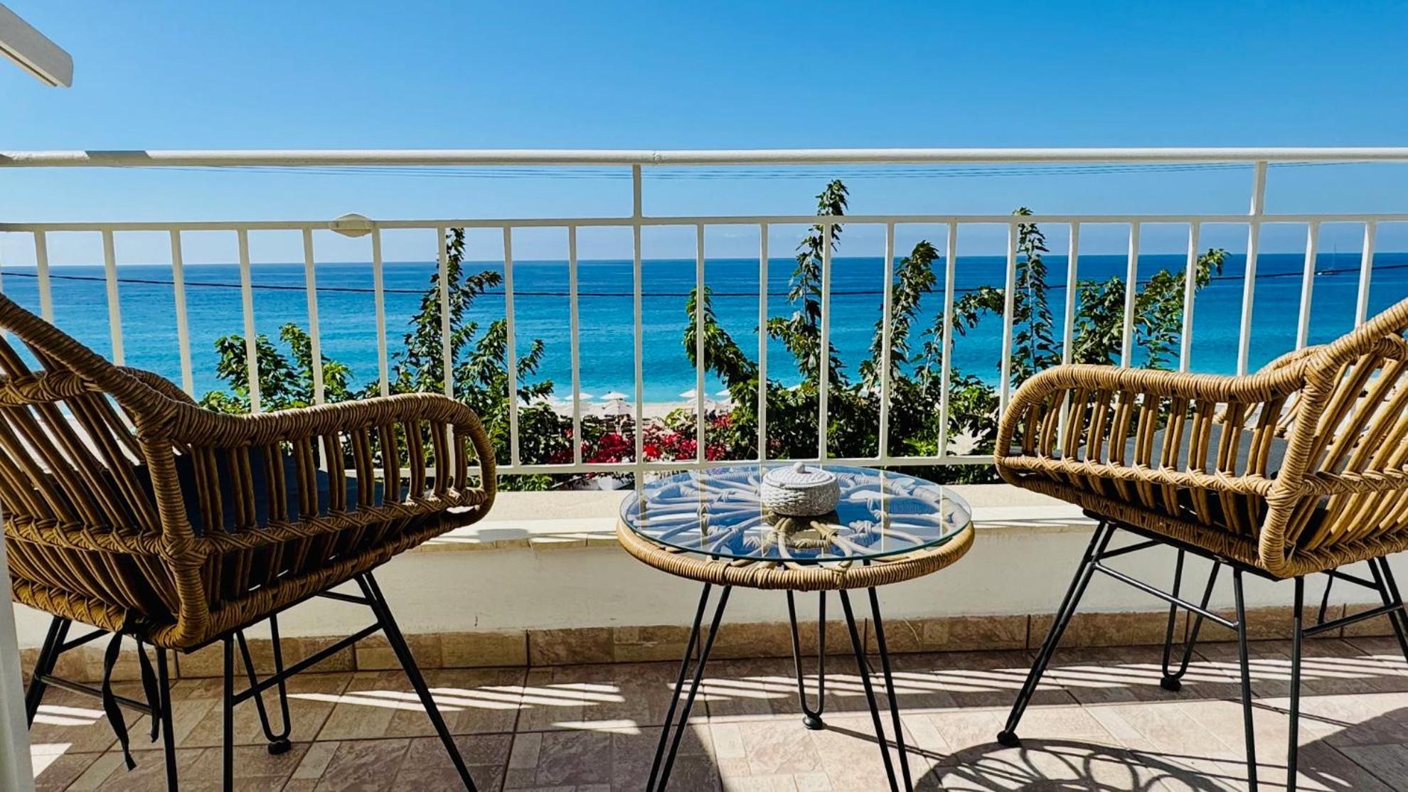 Monato Luxury Apartments Áyios Nikítas エクステリア 写真